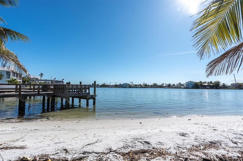 399 161ST AVENUE REDINGTON BEACH, FL 33708