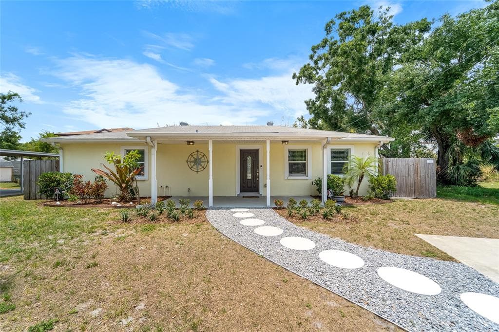3919 W PAXTON AVENUE TAMPA, FL 33611