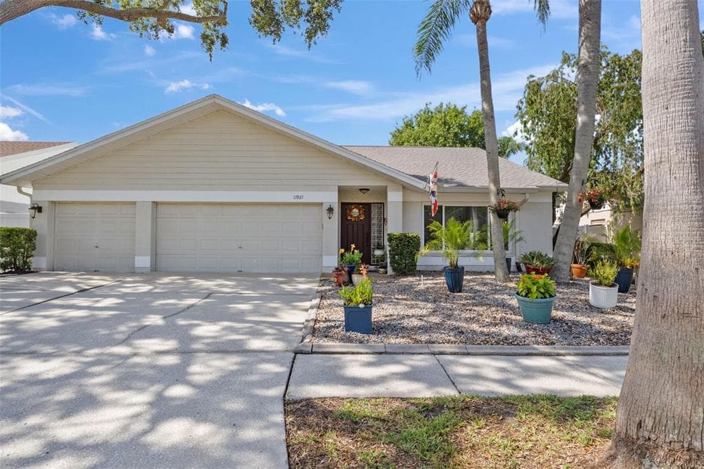 11927 STEPPINGSTONE BOULEVARD TAMPA, FL 33635