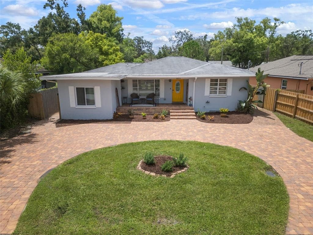 1217 E ELLICOTT STREET TAMPA, FL 33603