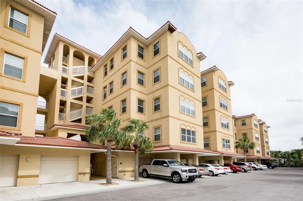 636 WELLS COURT UNIT 501 CLEARWATER, FL 33756