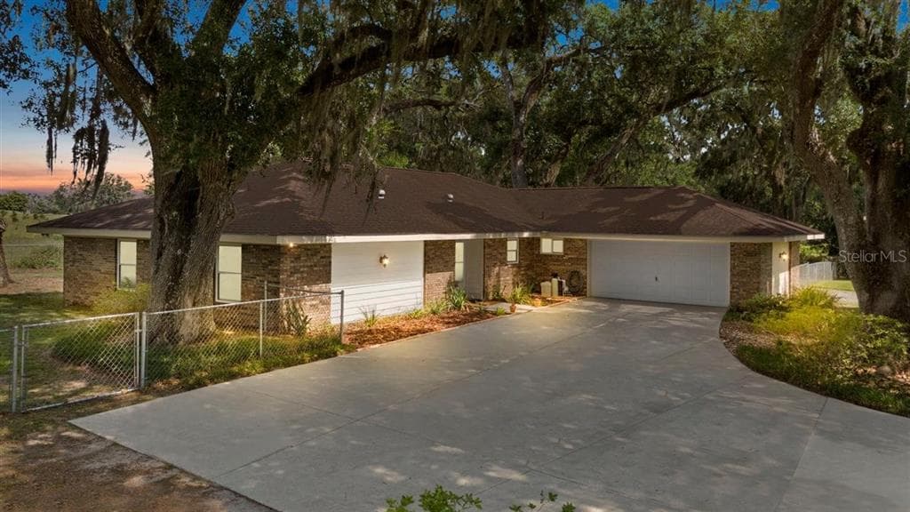 9542 WALLIEN DRIVE BROOKSVILLE, FL 34601