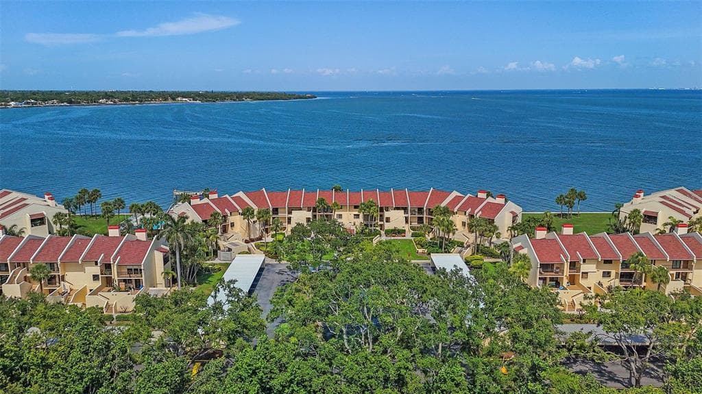 7520 SUNSHINE SKYWAY LANE S UNIT 109 ST PETERSBURG, FL 33711