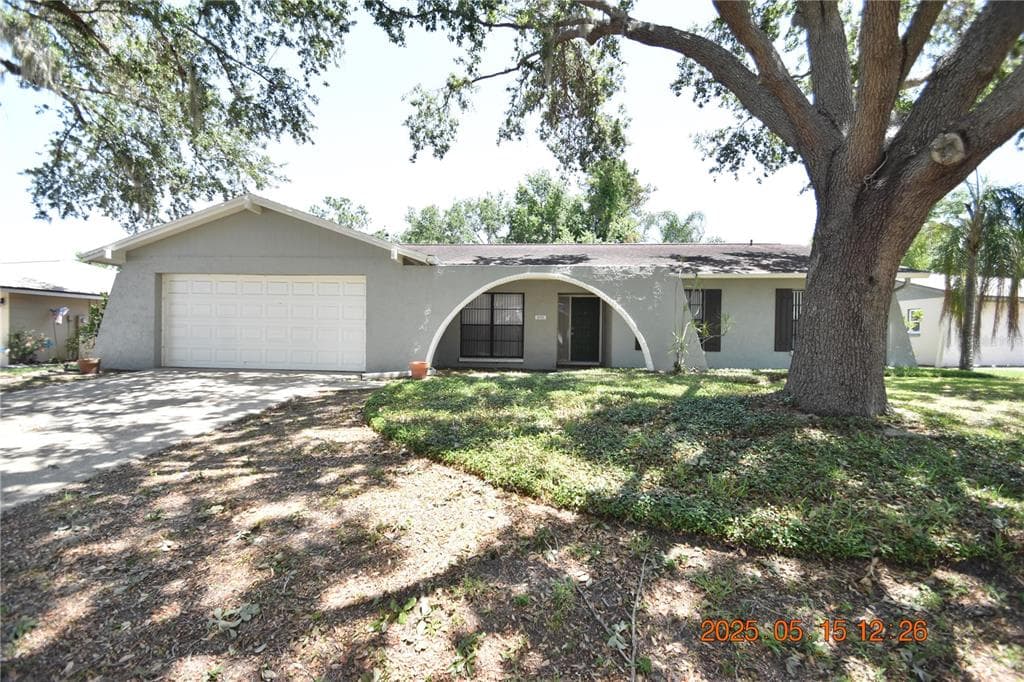 4008 BRIARLAKE DRIVE VALRICO, FL 33596