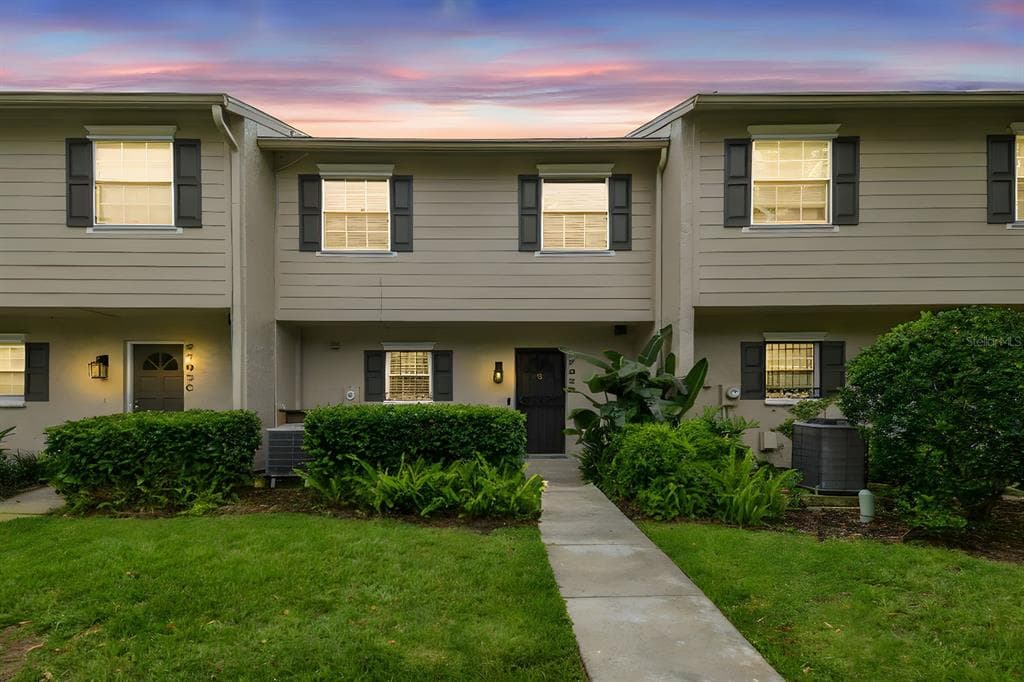 2702 W PAXTON AVENUE UNIT D TAMPA, FL 33611