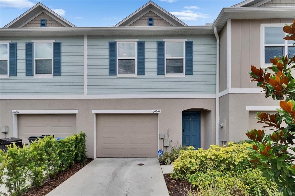 10907 GOLDEN ACORN AVENUE TAMPA, FL 33610