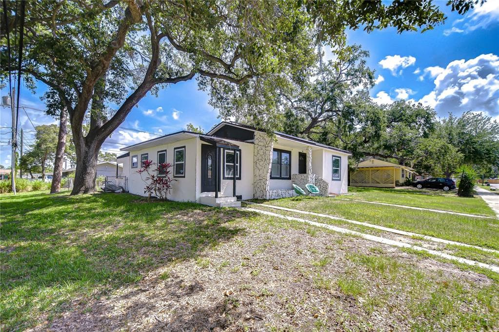 5325 8TH AVENUE S GULFPORT, FL 33707