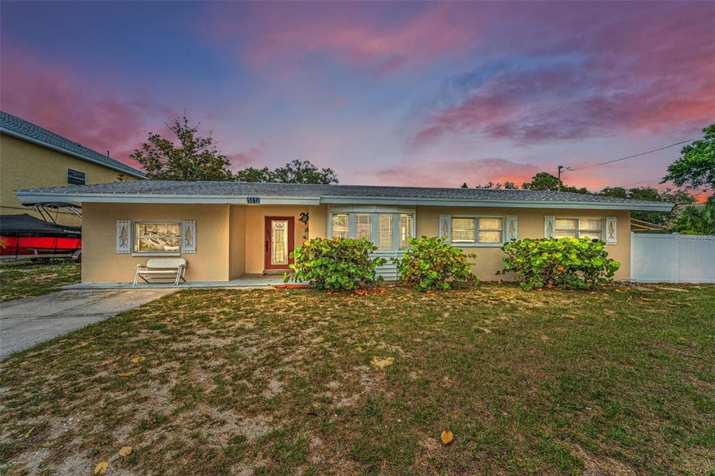 1412 COBURN DRIVE TARPON SPRINGS, FL 34689