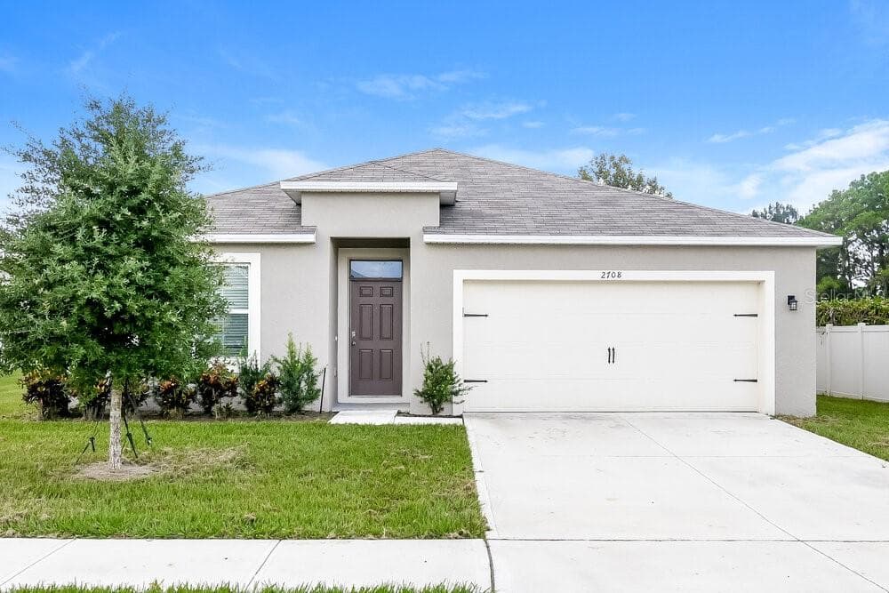 2708 GRAND CENTRAL AVENUE TAVARES, FL 32778
