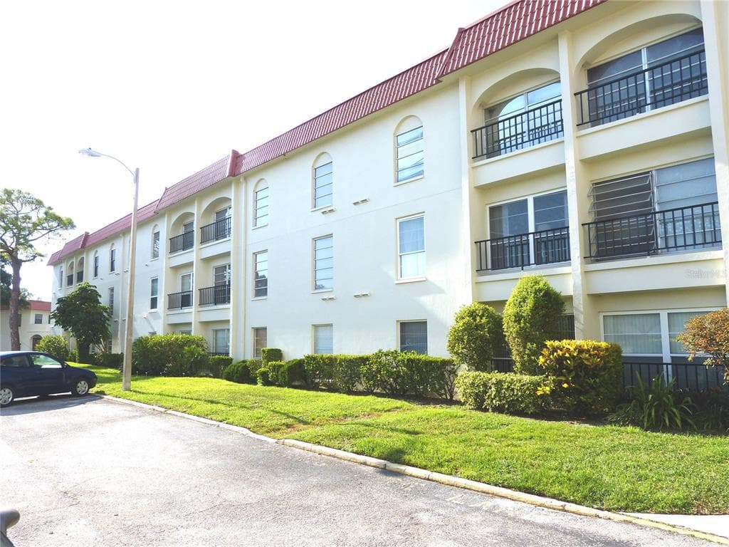 2700 BAYSHORE BOULEVARD UNIT 2110 DUNEDIN, FL 34698