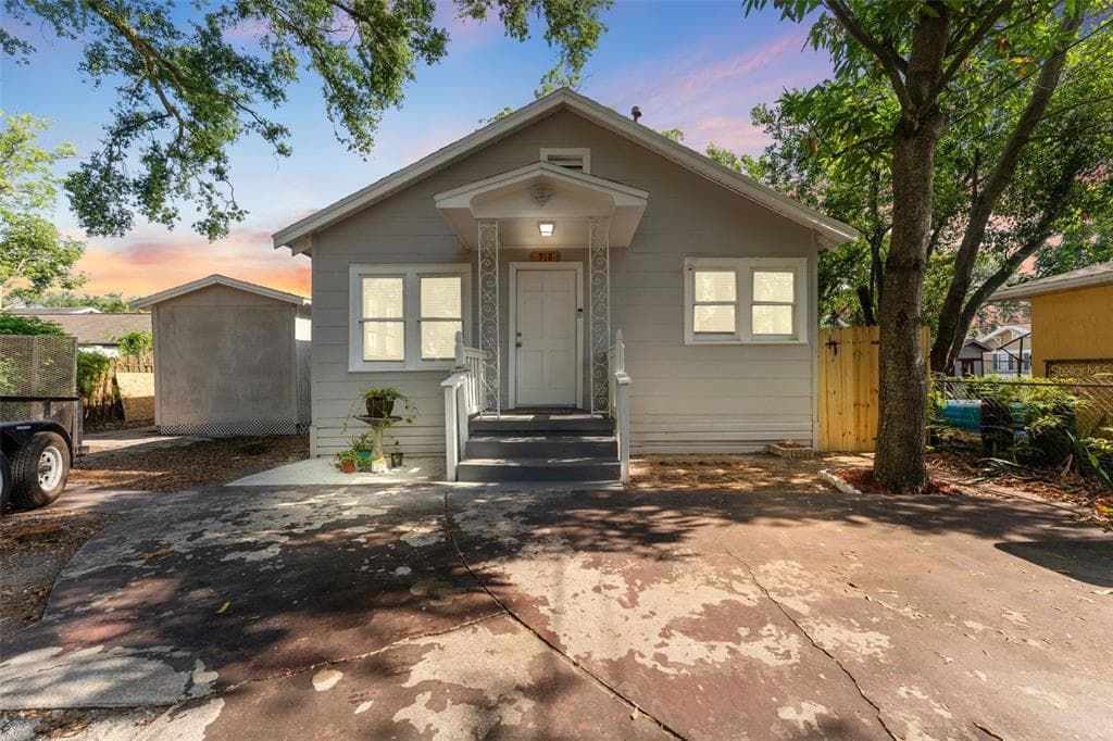 918 E 24TH AVENUE TAMPA, FL 33605
