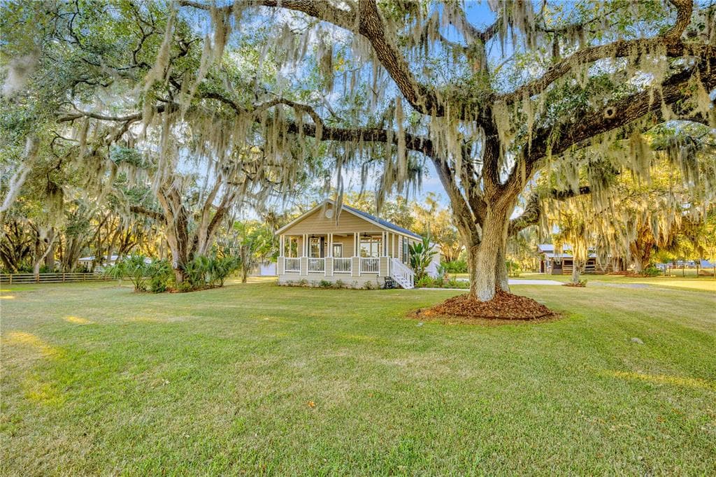 10533 LITHIA PINECREST ROAD LITHIA, FL 33547