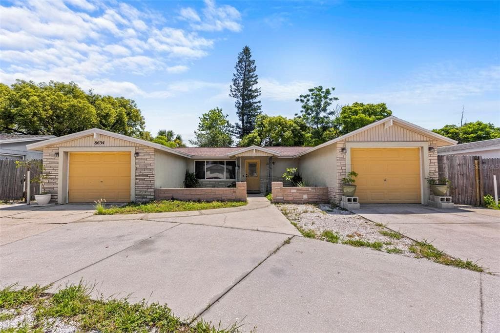 8634 ROBLE WAY PORT RICHEY, FL 34668