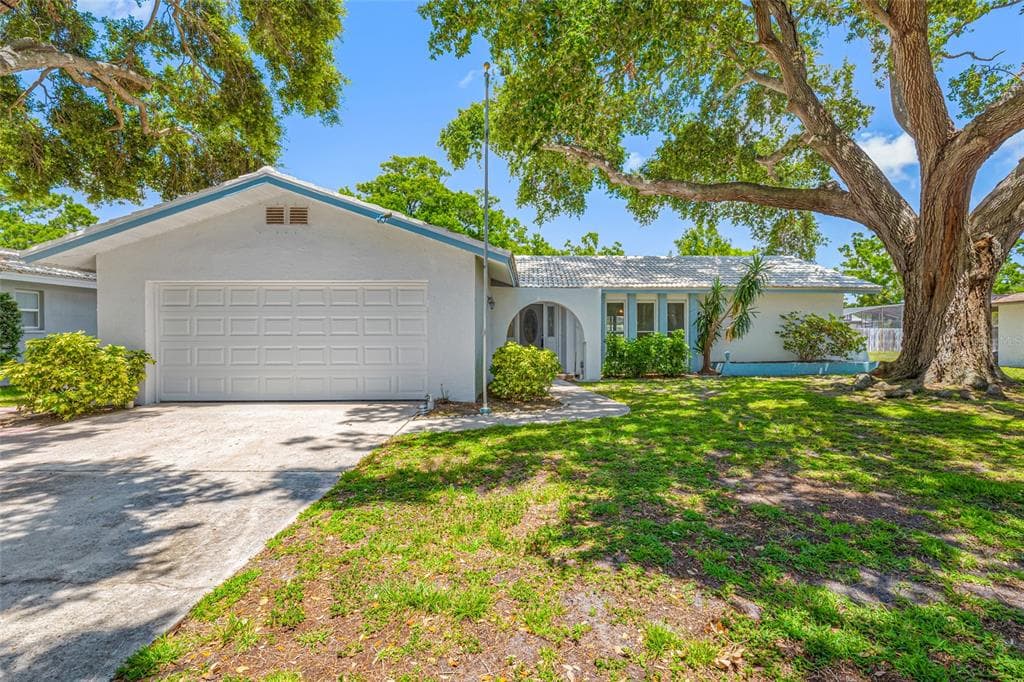 1211 STONY BROOK LANE DUNEDIN, FL 34698