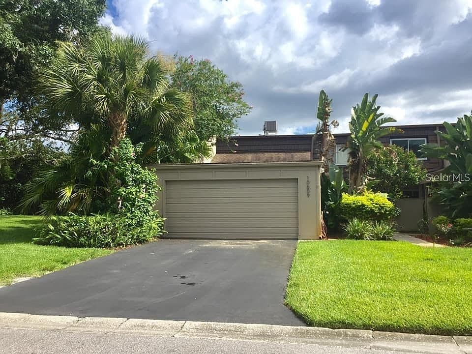 10609 CARROLLBROOK LANE TAMPA, FL 33618