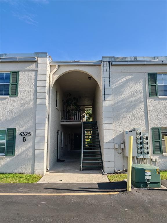 4325 AEGEAN DRIVE UNIT 220B TAMPA, FL 33611