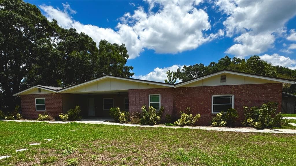 3419 PEARSON ROAD VALRICO, FL 33596