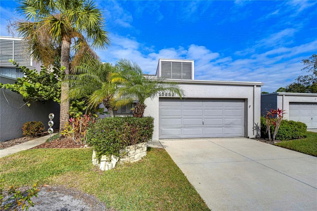 13635 TWIN LAKES LANE UNIT 13635 TAMPA, FL 33618