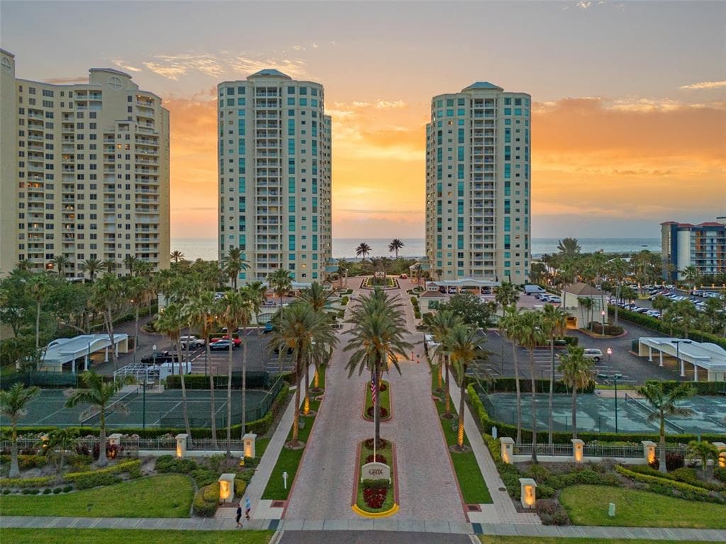 1180 GULF BOULEVARD UNIT 402 CLEARWATER BEACH, FL 33767