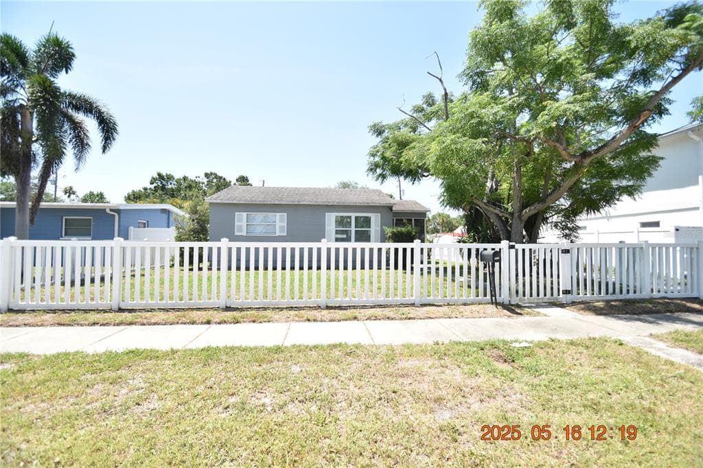 872 51ST AVENUE N ST PETERSBURG, FL 33703