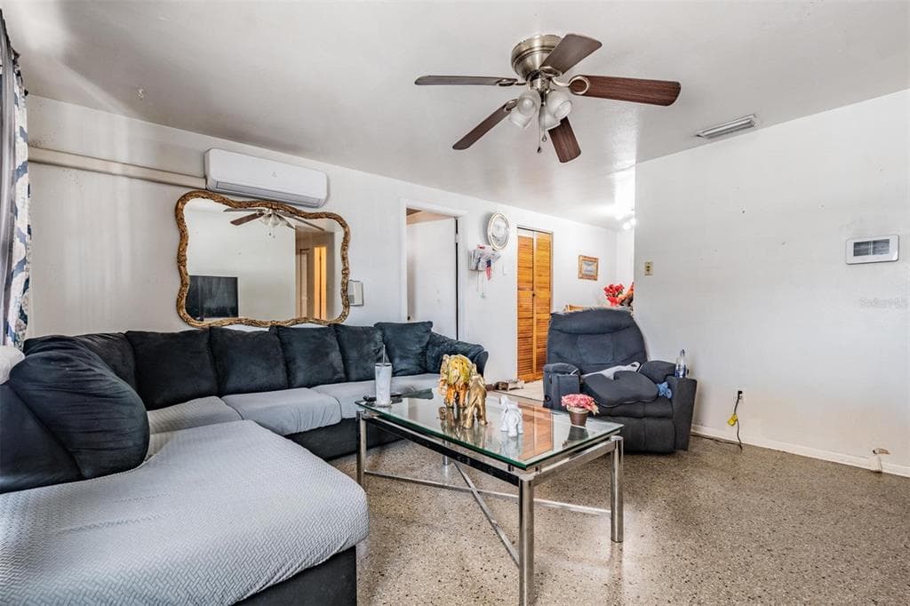 4527 W MINNEHAHA STREET TAMPA, FL 33614