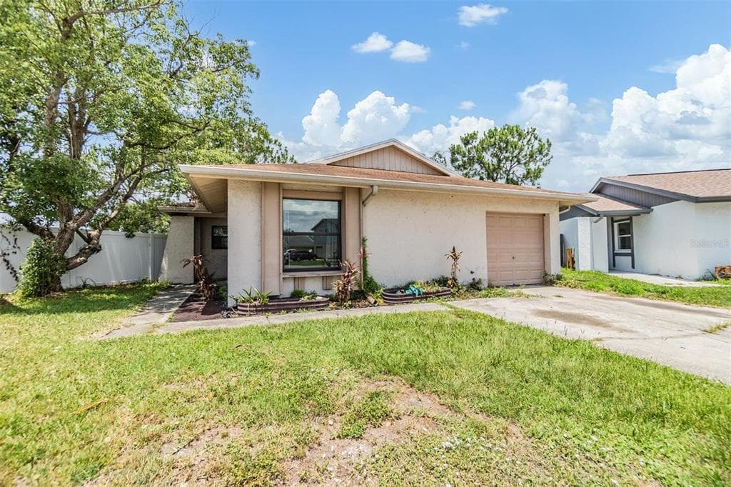 5115 STONEHAVEN COURT TAMPA, FL 33624