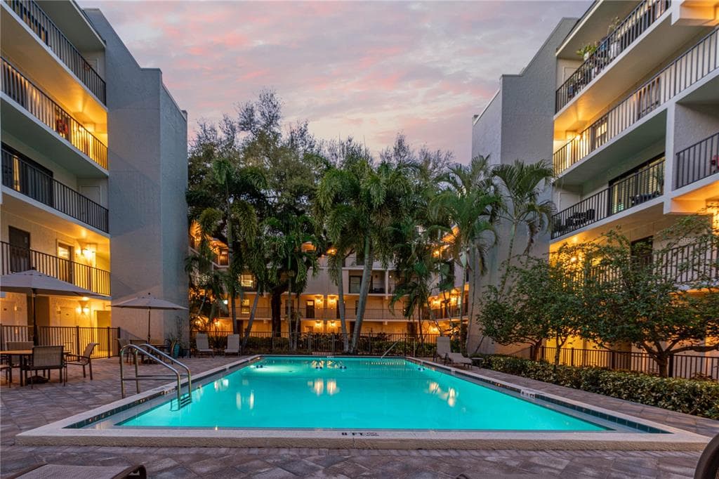 105 4TH AVENUE NE UNIT 426 ST PETERSBURG, FL 33701