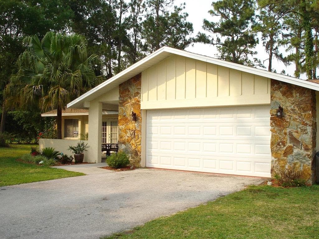 5221 LONDONDERRY LANE WESLEY CHAPEL, FL 33543