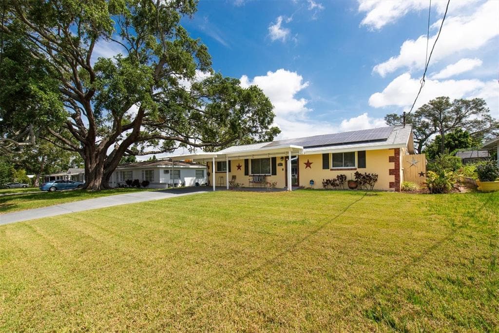 5675 LOWN STREET N ST PETERSBURG, FL 33714