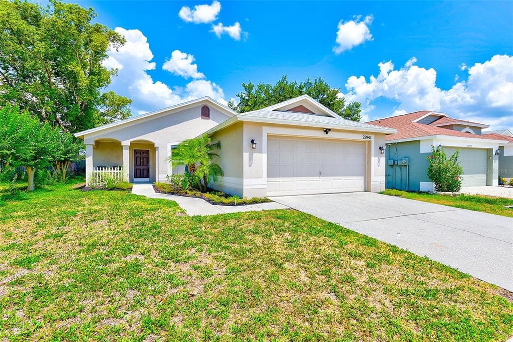 22943 SILLS LOOP LAND O LAKES, FL 34639