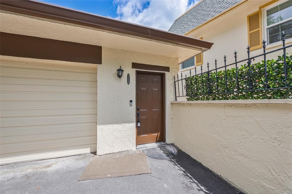 4463 VIEUX CARRE CIRCLE TAMPA, FL 33613
