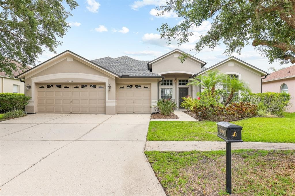 16104 BRIDGEDALE DRIVE LITHIA, FL 33547