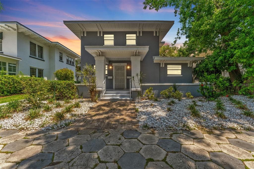 125 8TH AVENUE NE UNIT A ST PETERSBURG, FL 33701