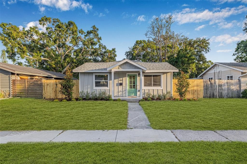 1052 55TH AVENUE N ST PETERSBURG, FL 33703