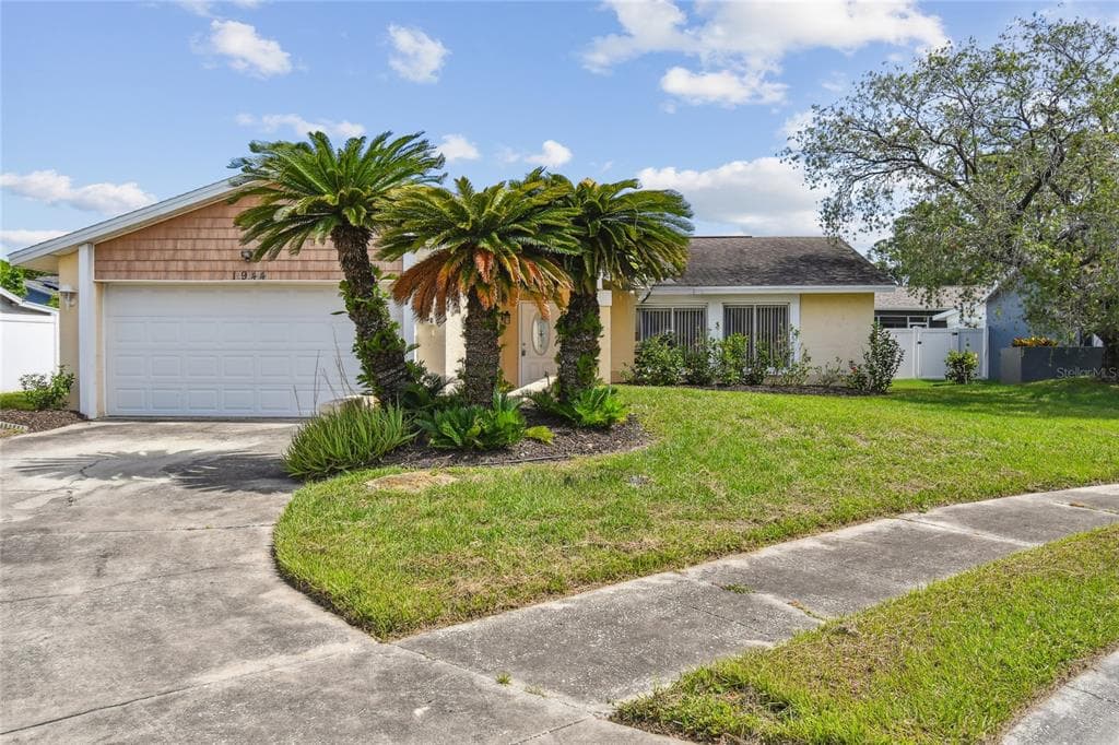 1944 HASTINGS LANE CLEARWATER, FL 33763