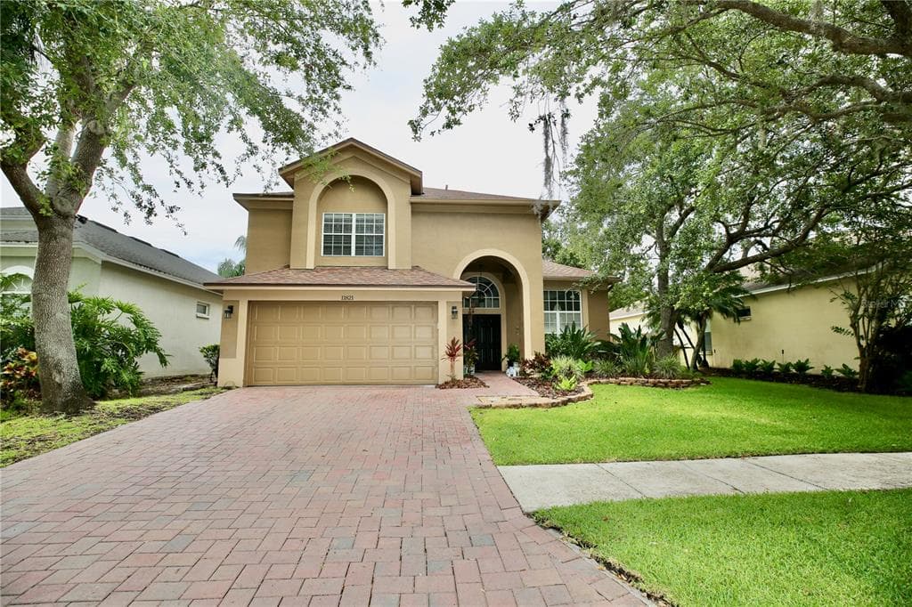 11821 EASTHAMPTON DRIVE TAMPA, FL 33626