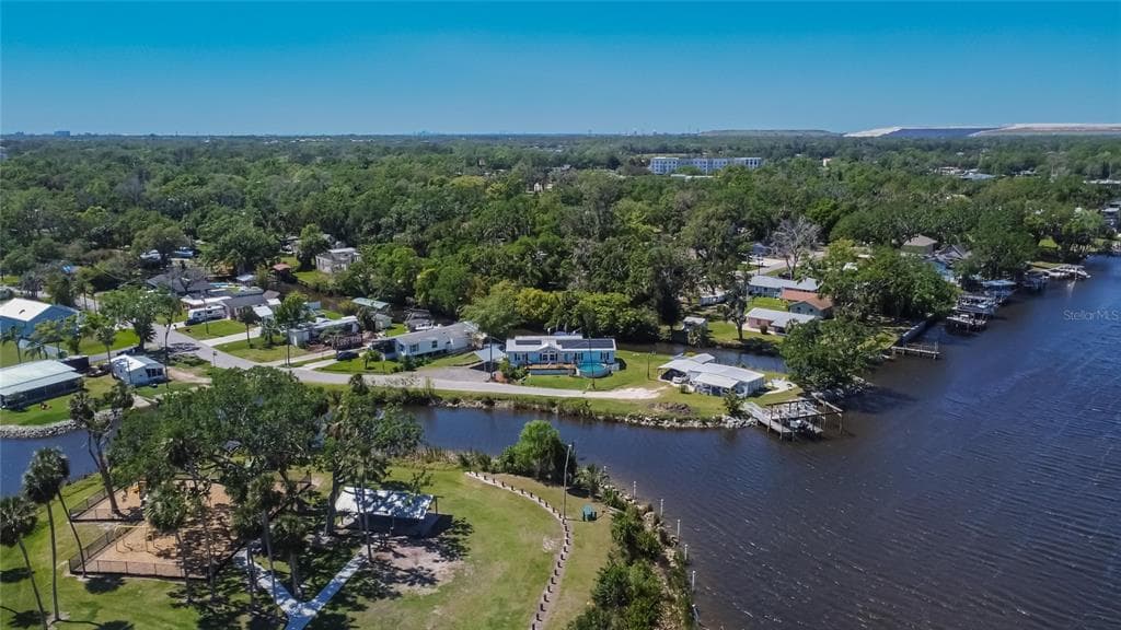 8607 PARKWAY CIRCLE RIVERVIEW, FL 33569