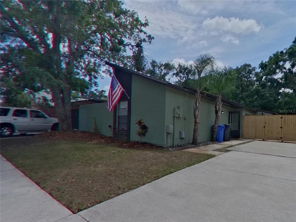 1933 GREGORY DRIVE TAMPA, FL 33613