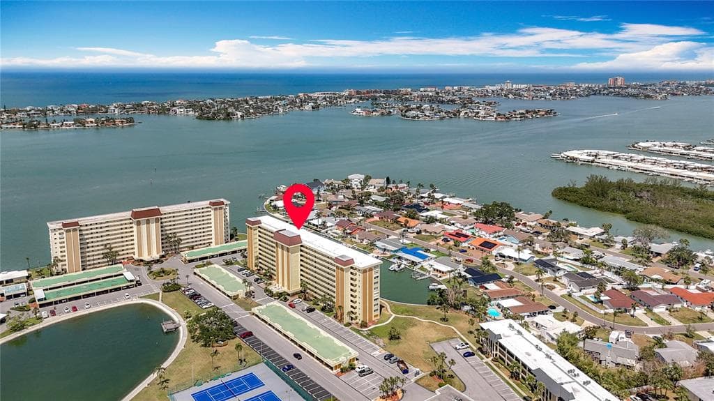 4725 COVE CIRCLE UNIT 908 ST PETERSBURG, FL 33708