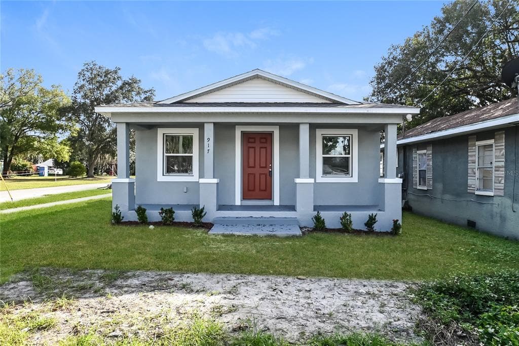 917 E LAURA STREET PLANT CITY, FL 33563