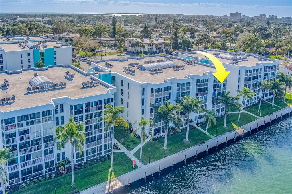 4902 38TH WAY S UNIT 406 ST PETERSBURG, FL 33711