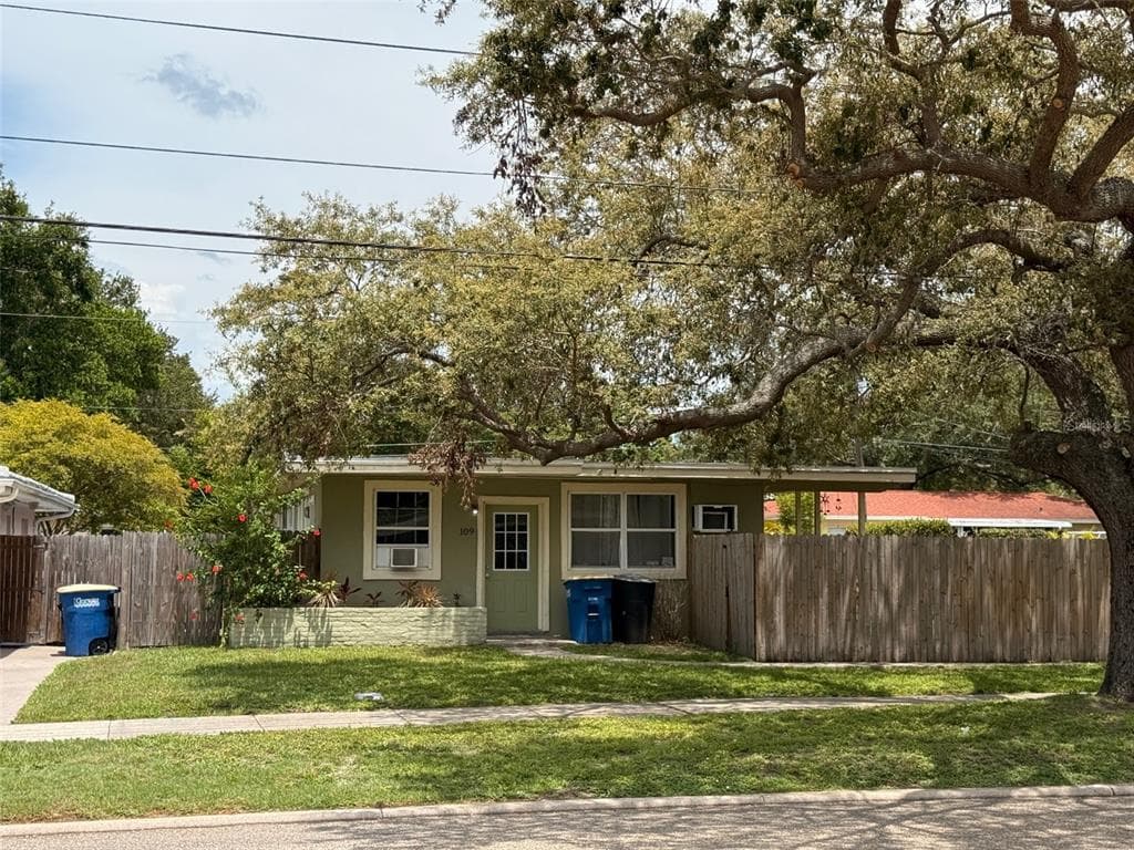 109 S HERCULES AVENUE CLEARWATER, FL 33765