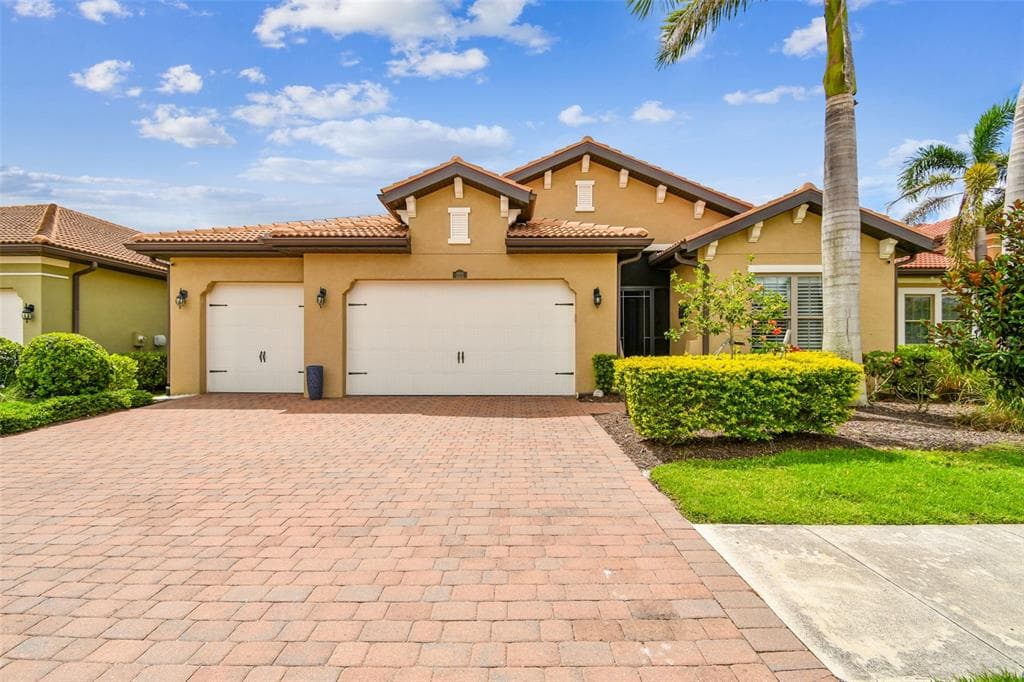 222 TOSCAVILLA BOULEVARD NOKOMIS, FL 34275