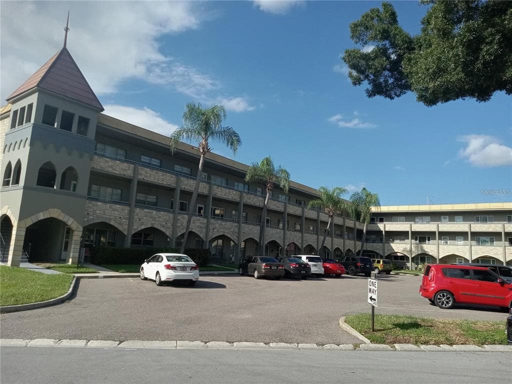 2462 BRAZILIA DRIVE UNIT 64 CLEARWATER, FL 33763