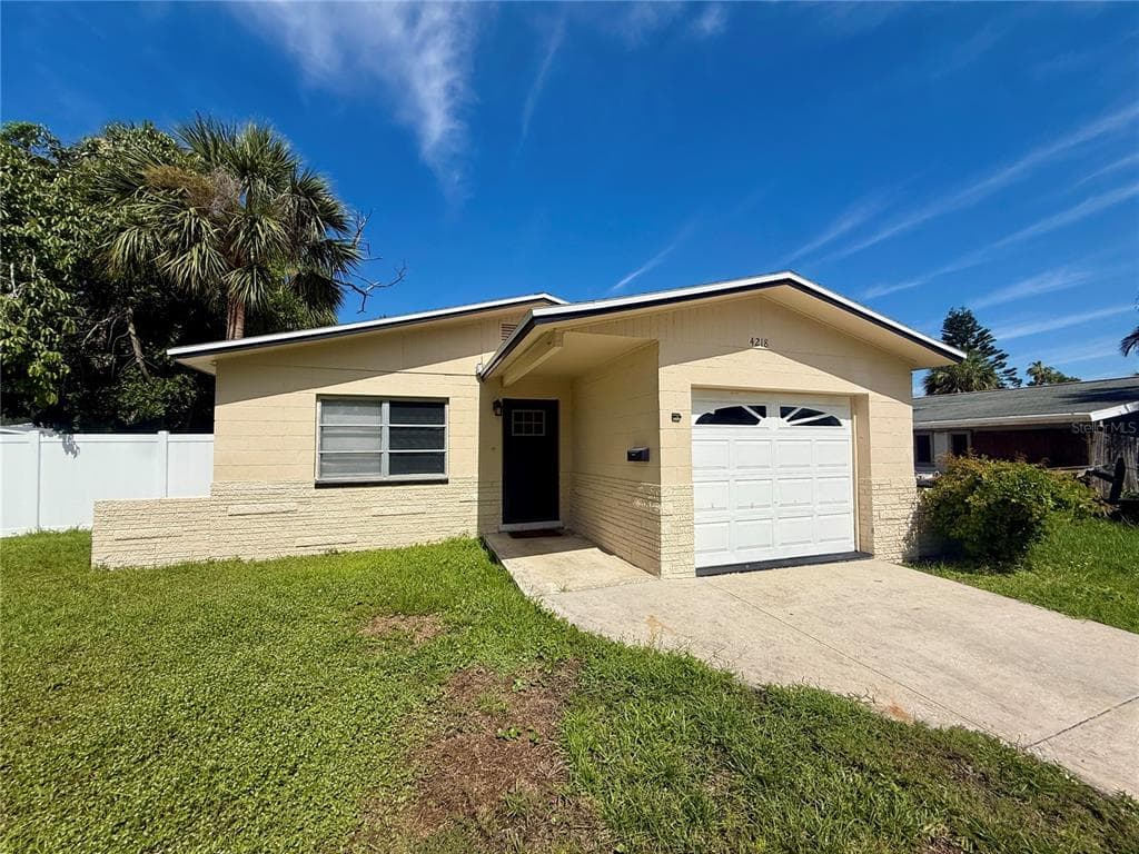 4218 DES MOINES STREET NE ST PETERSBURG, FL 33703