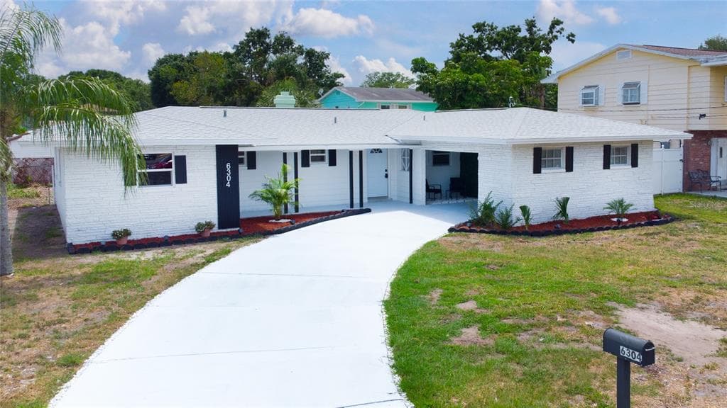6304 MEMORIAL HWY TAMPA, FL 33615