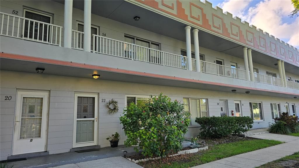 2100 WORLD PARKWAY BOULEVARD UNIT 22 CLEARWATER, FL 33763