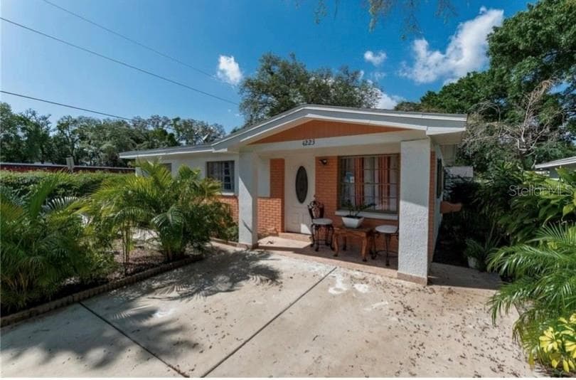 4223 W LAUREL STREET TAMPA, FL 33607