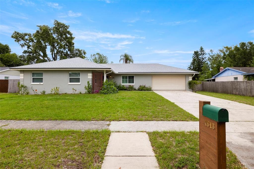 1813 LAKEVIEW DR BRANDON, FL 33511