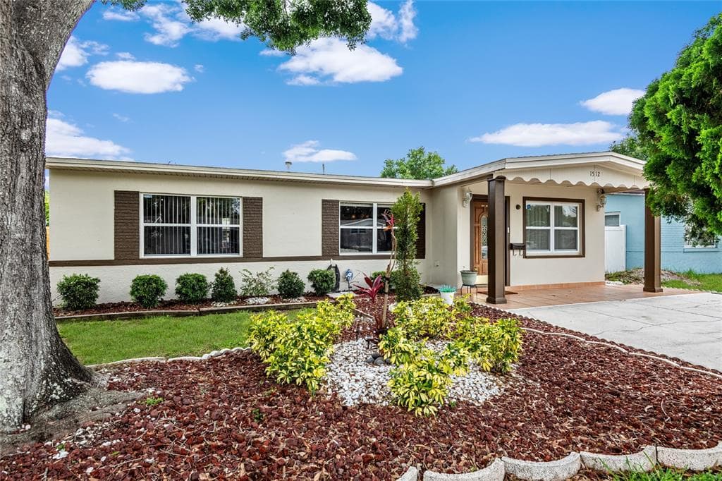 1512 56TH AVENUE N ST PETERSBURG, FL 33703